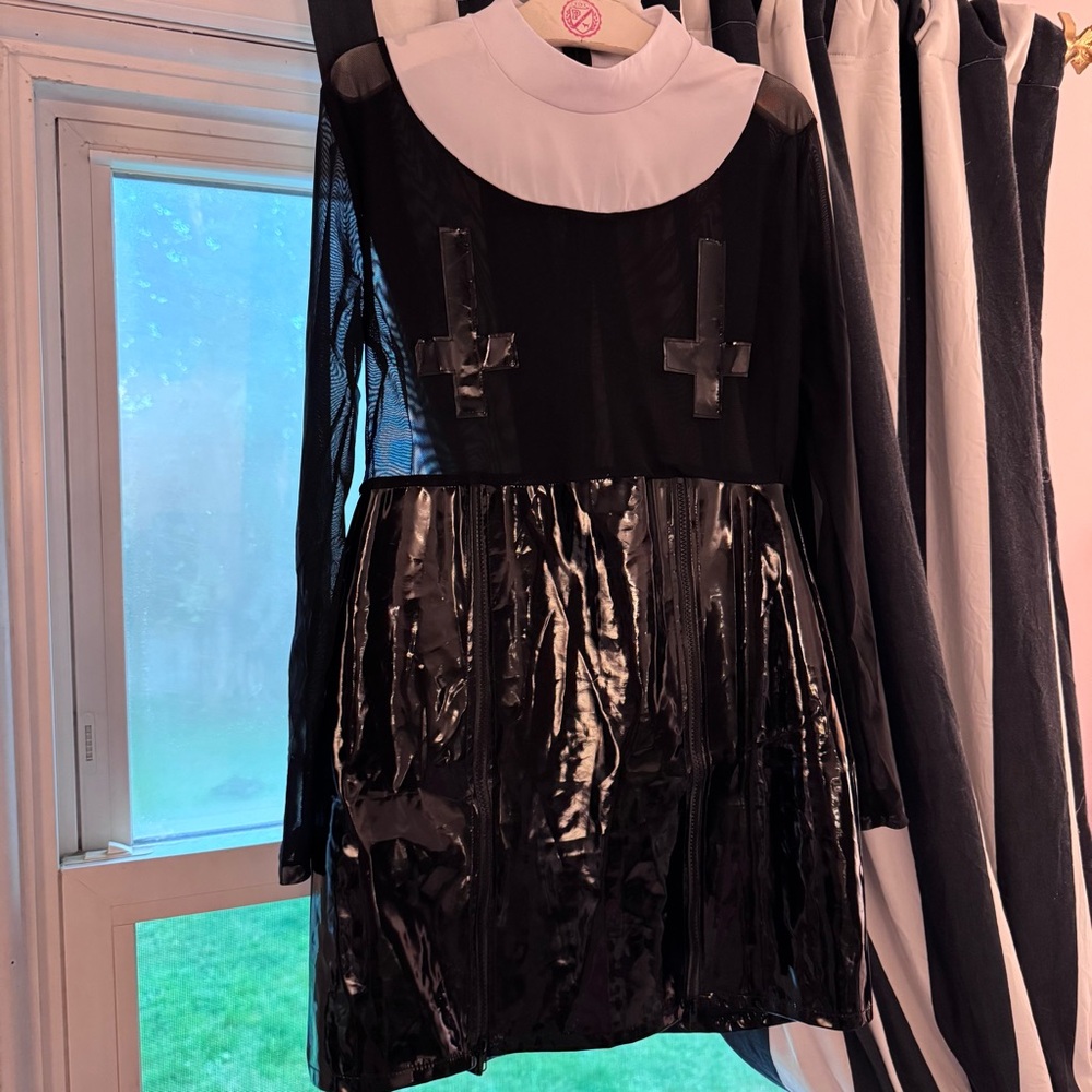 SINFUL MAMA DON'T PREACH COSTUME TRICKZ N' TREATZ DOLLS KILL SEXY NUN